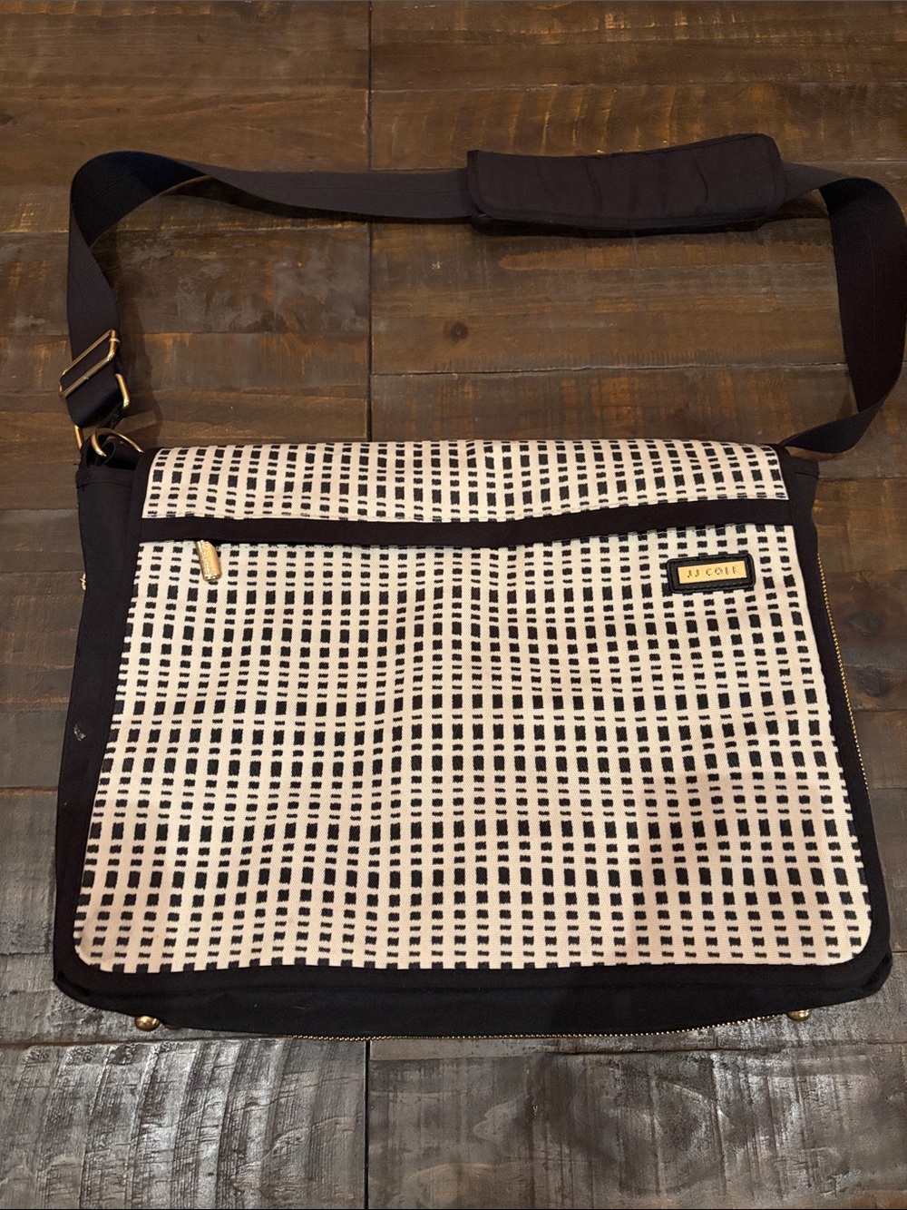 JJ Cole Stone Arbor Satchel Diaper Bag & Changing Pad Black White EUC